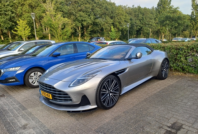 Aston Martin DB12 Volante