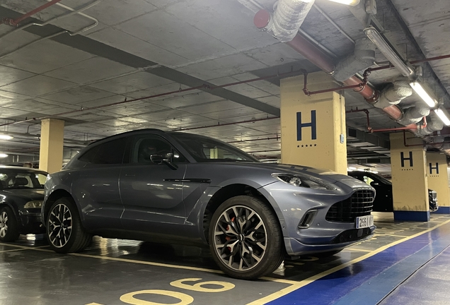 Aston Martin DBX
