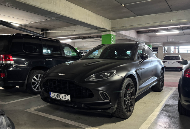 Aston Martin DBX
