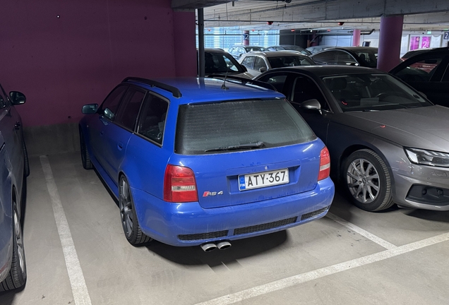 Audi RS4 Avant B5