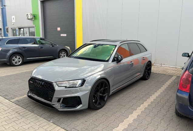 Audi RS4 Avant B9
