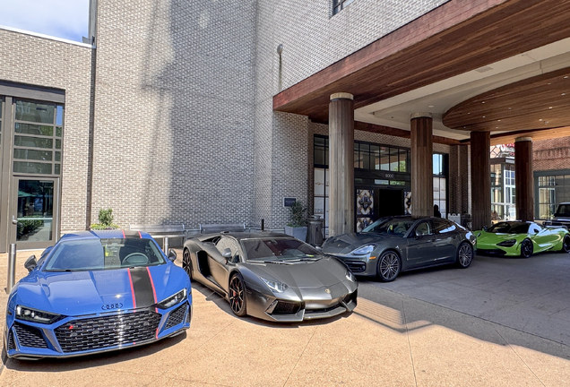 Lamborghini Aventador LP700-4 Roadster