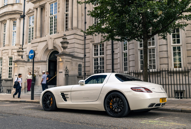 Mercedes-Benz SLS AMG