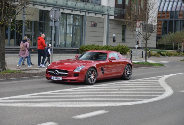 Mercedes-Benz SLS AMG