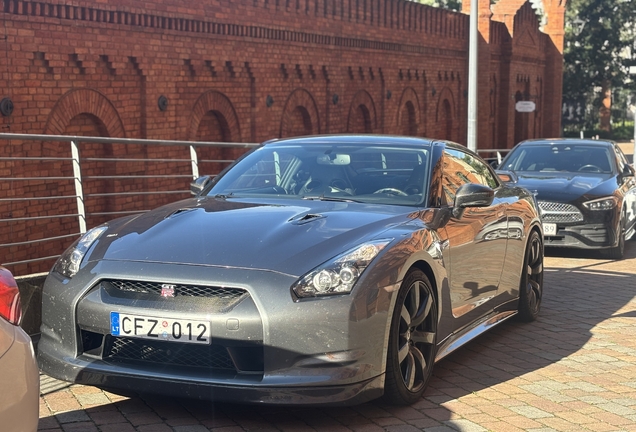 Nissan GT-R