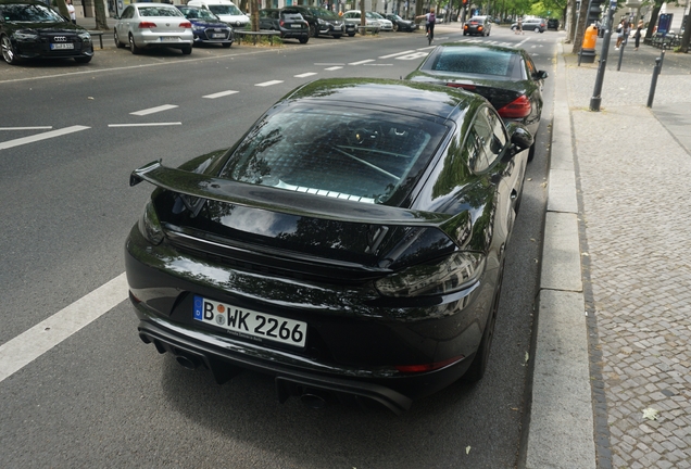Porsche 718 Cayman GT4