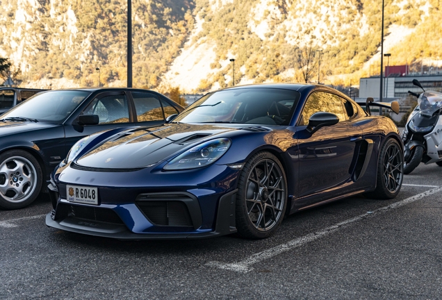 Porsche 718 Cayman GT4 RS Weissach Package