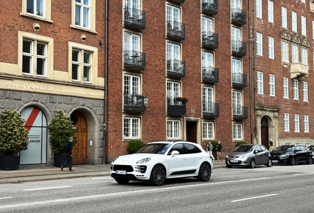 Porsche 95B Macan Turbo
