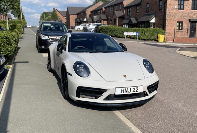 Porsche 992 Carrera 4 GTS