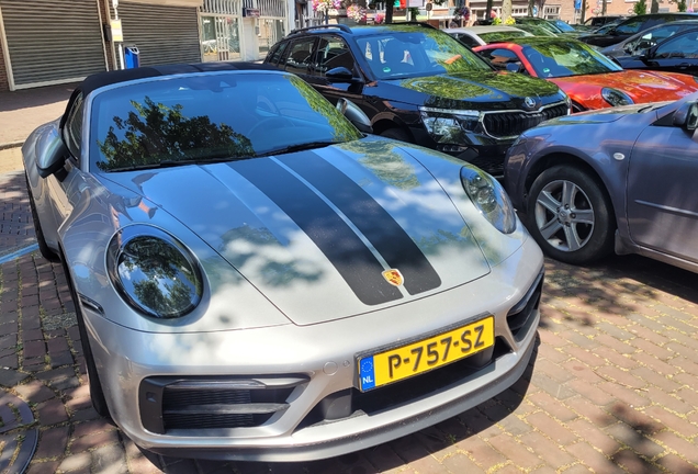 Porsche 992 Carrera 4 GTS Cabriolet