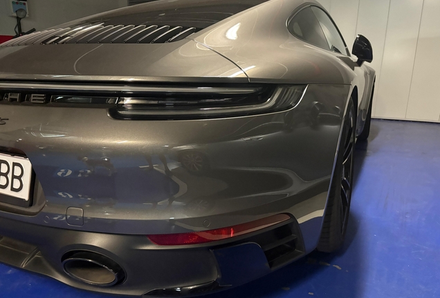 Porsche 992 Carrera 4 GTS