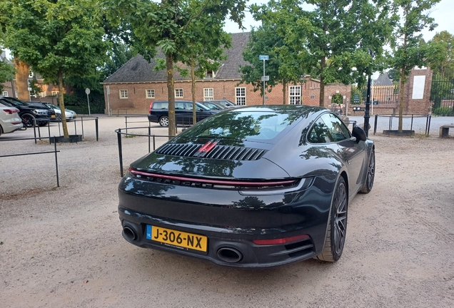 Porsche 992 Carrera 4S