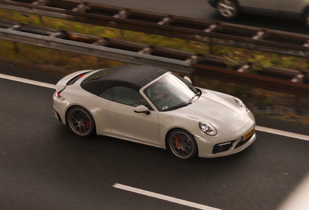 Porsche 992 Carrera 4S Cabriolet