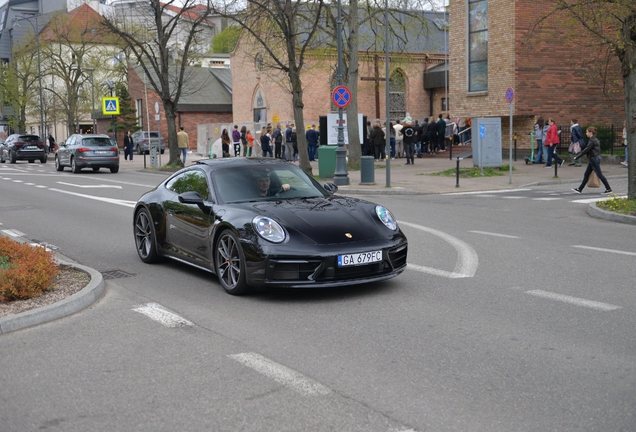 Porsche 992 Carrera 4S