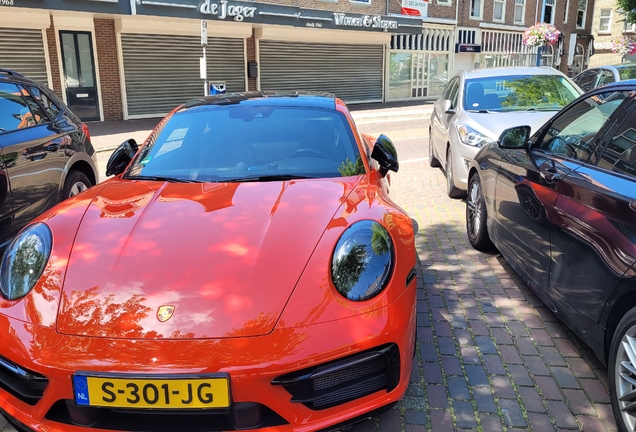 Porsche 992 Carrera GTS