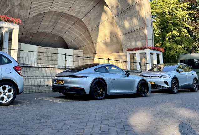 Porsche 992 Carrera GTS