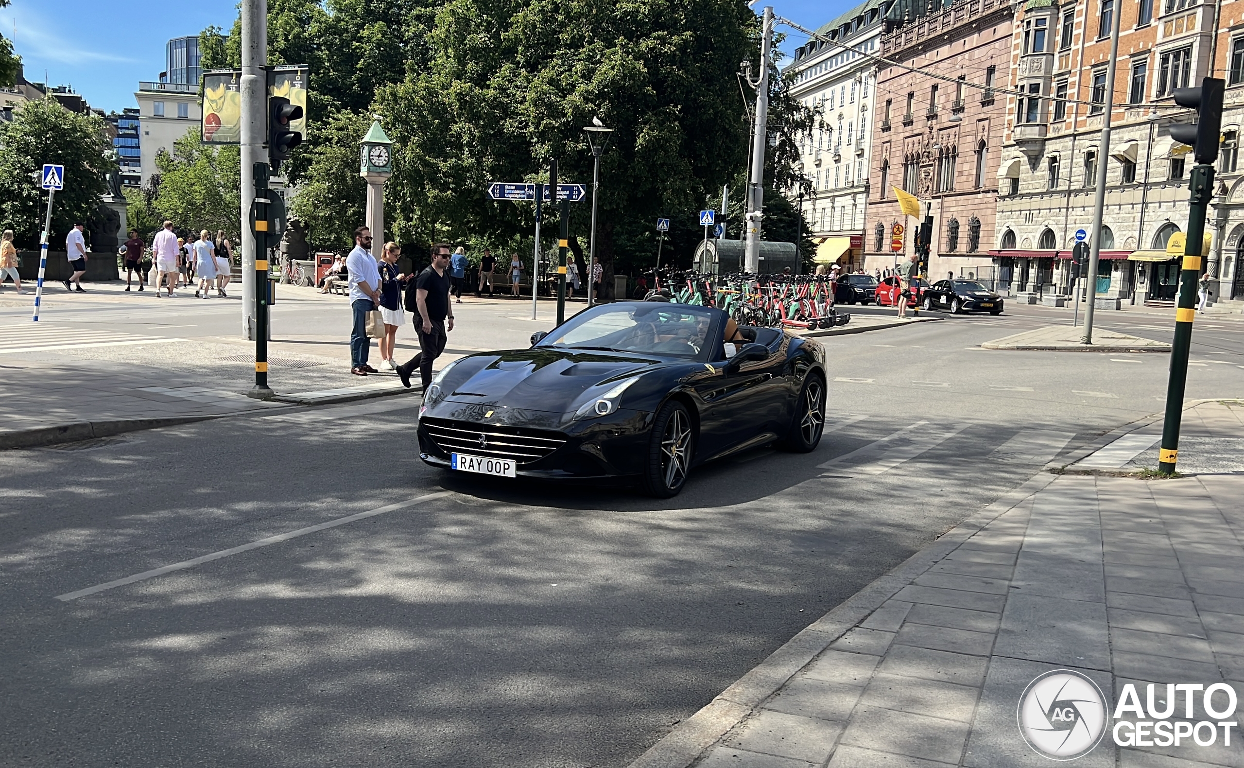 Ferrari California T