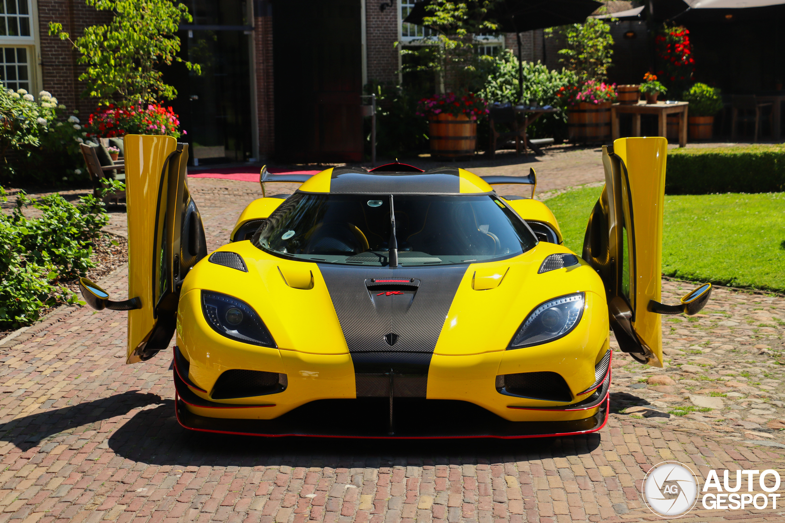 Hypercar royalty: AMG One and Agera RS ML stun at Dutch Château