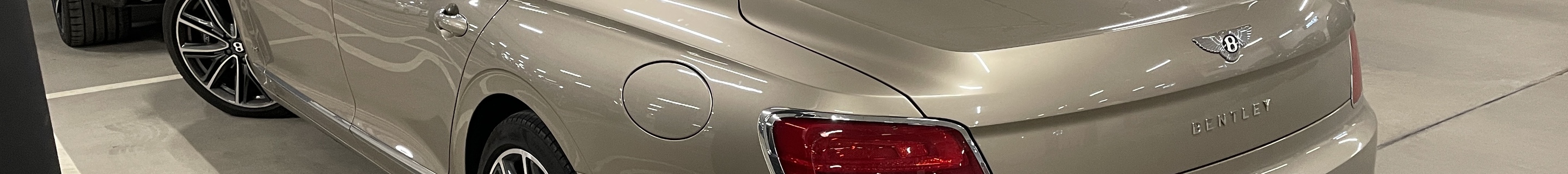 Bentley Flying Spur Hybrid