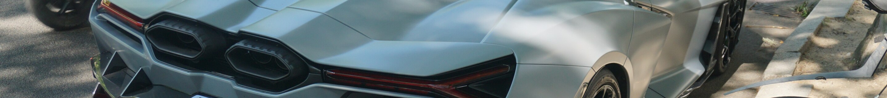 Lamborghini Revuelto
