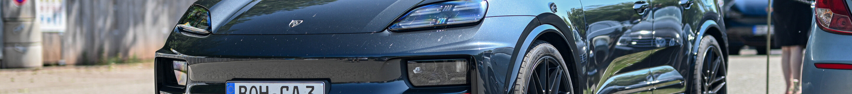 Porsche Macan EV Turbo
