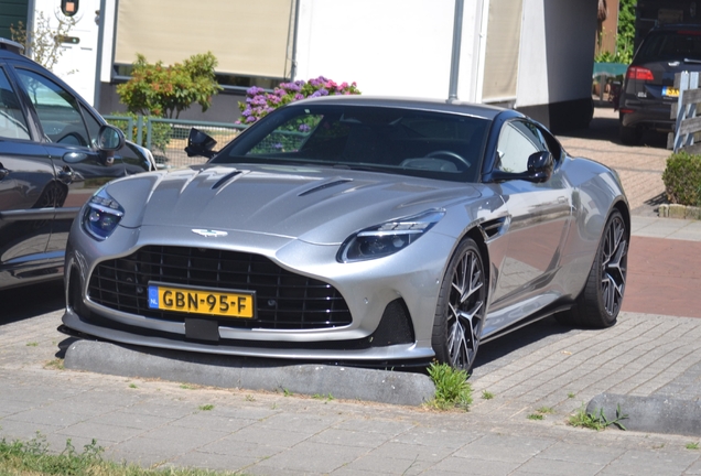 Aston Martin DB12