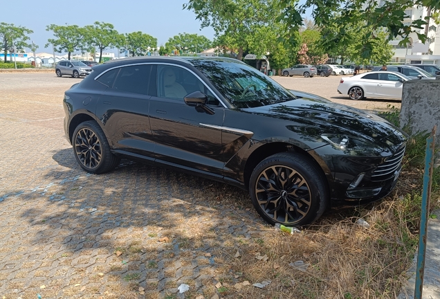 Aston Martin DBX