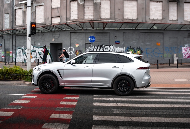 Jaguar F-PACE SVR