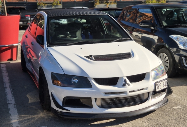 Mitsubishi Lancer Evolution VIII MR FQ-320
