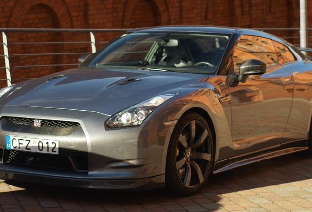 Nissan GT-R