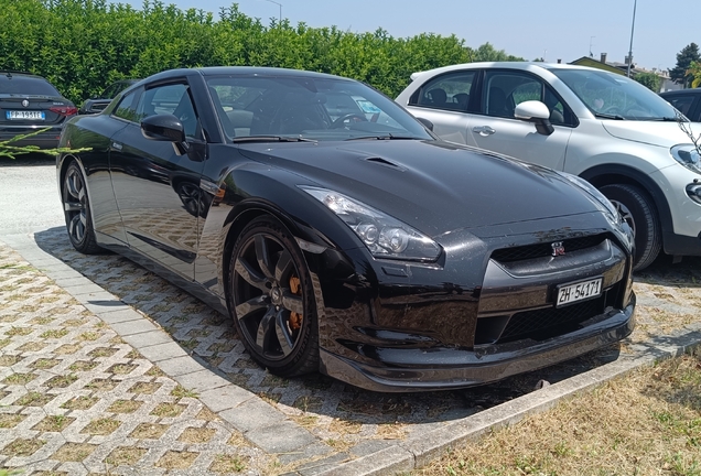 Nissan GT-R