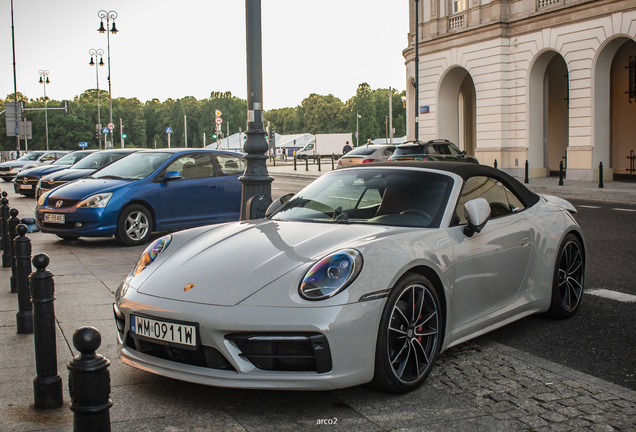 Porsche 992 Carrera 4S Cabriolet