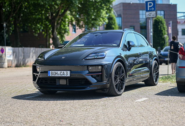 Porsche Macan EV Turbo