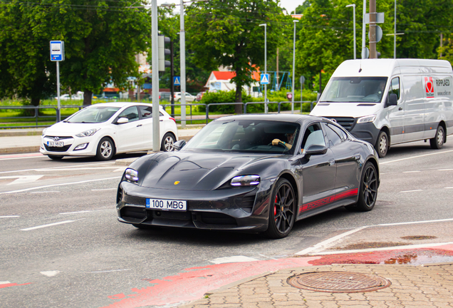 Porsche Taycan GTS