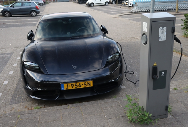 Porsche Taycan Turbo