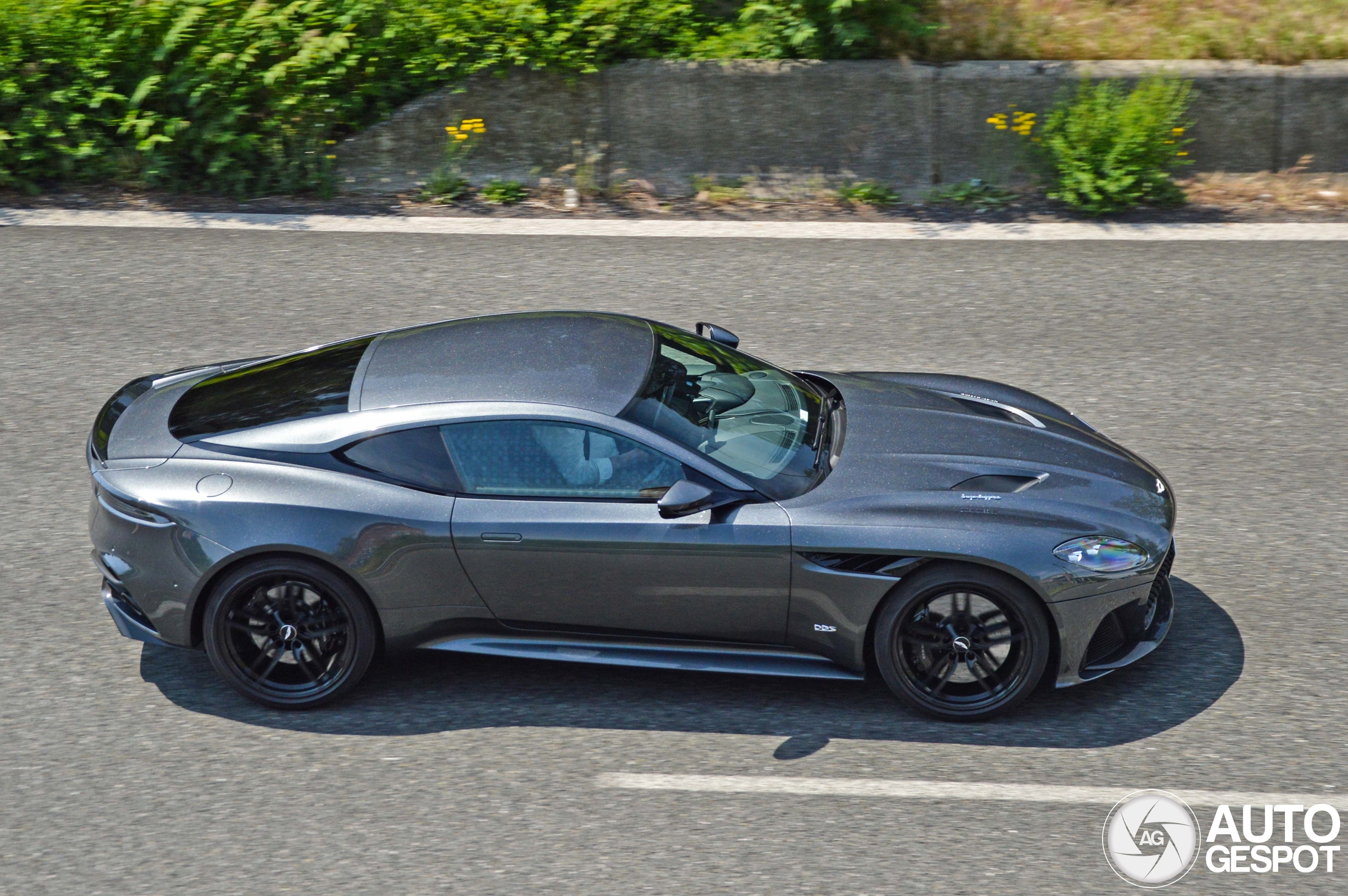 Aston Martin DBS Superleggera