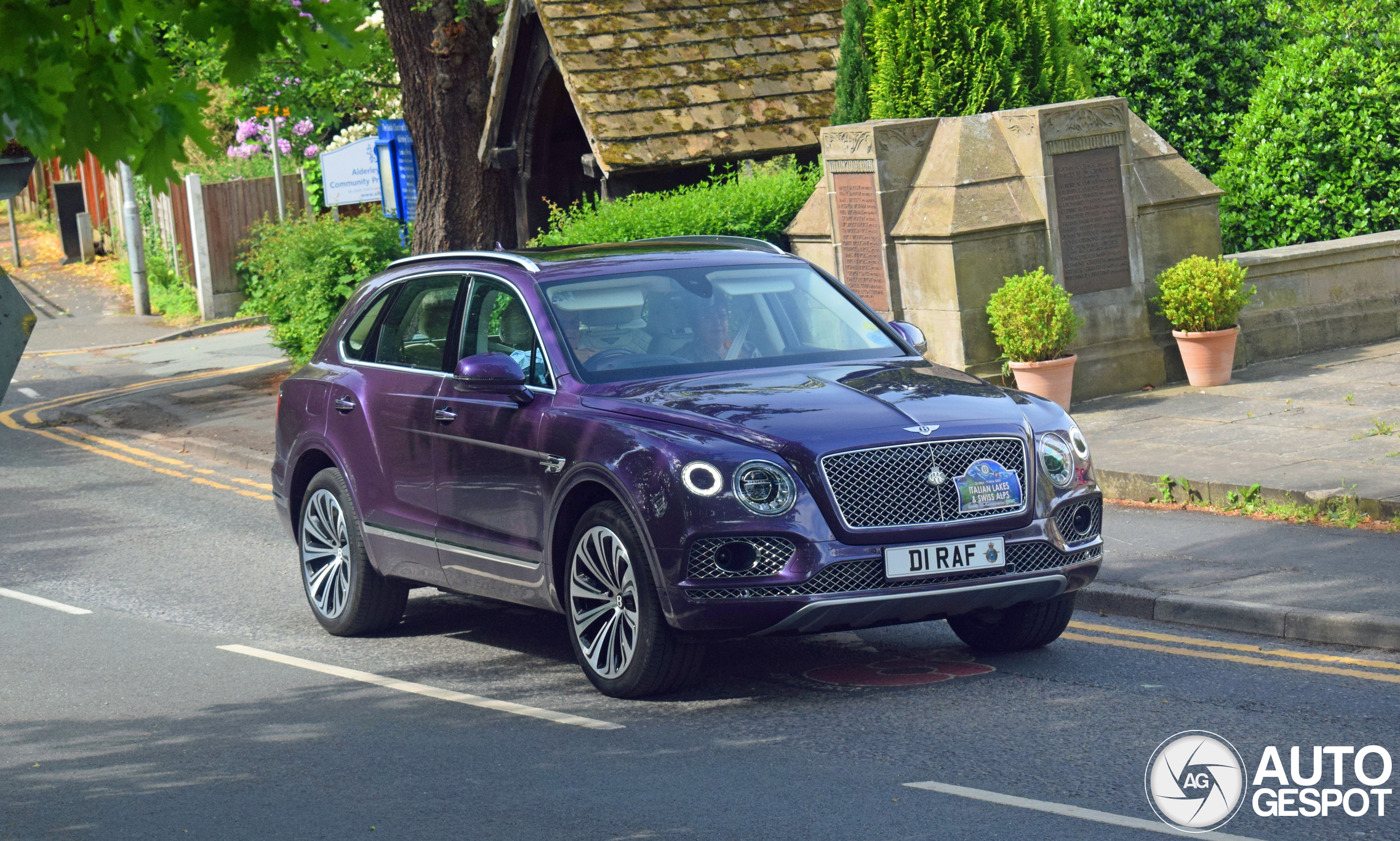 Bentley Bentayga V8