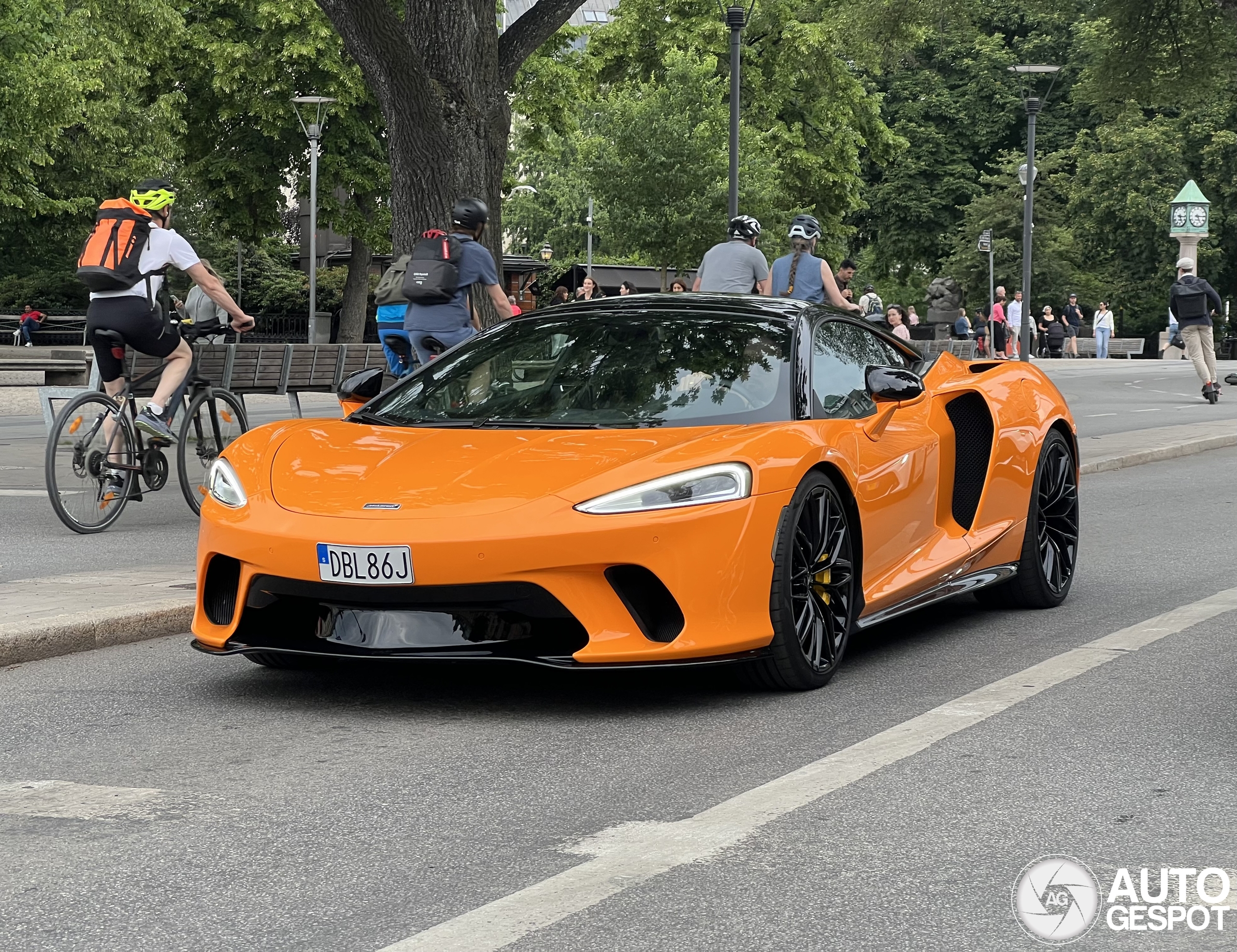 McLaren GT