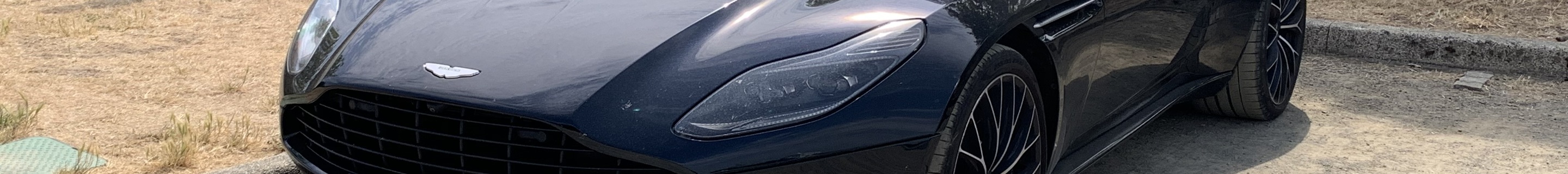 Aston Martin DB11 V8