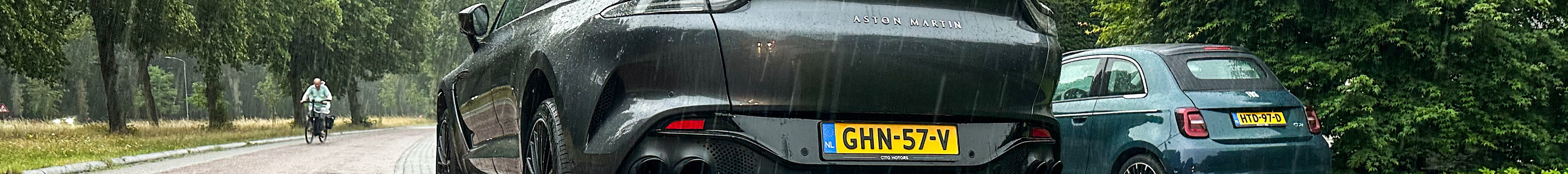 Aston Martin DBX707