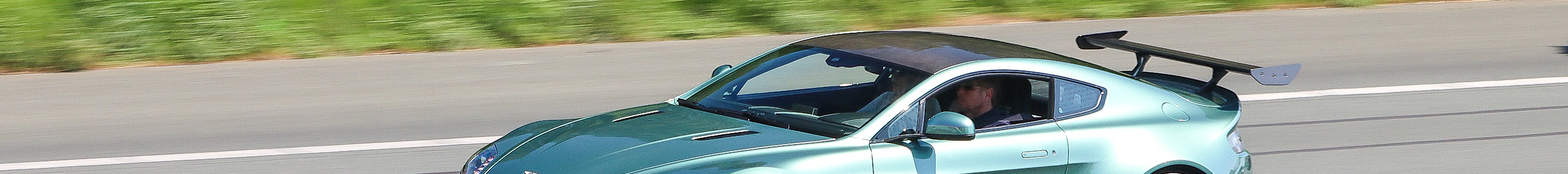 Aston Martin Vantage GT8