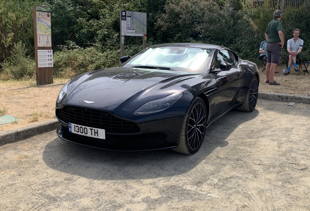 Aston Martin DB11 V8