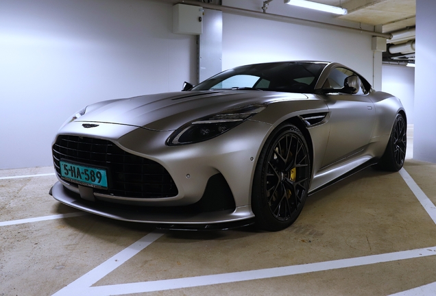 Aston Martin DB12