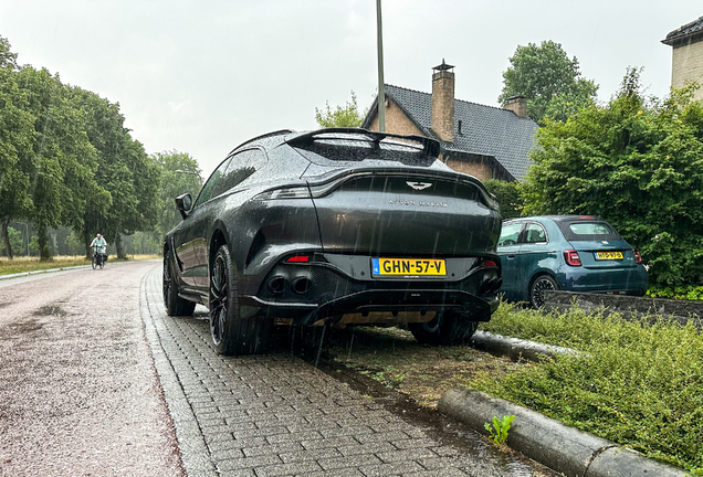Aston Martin DBX707