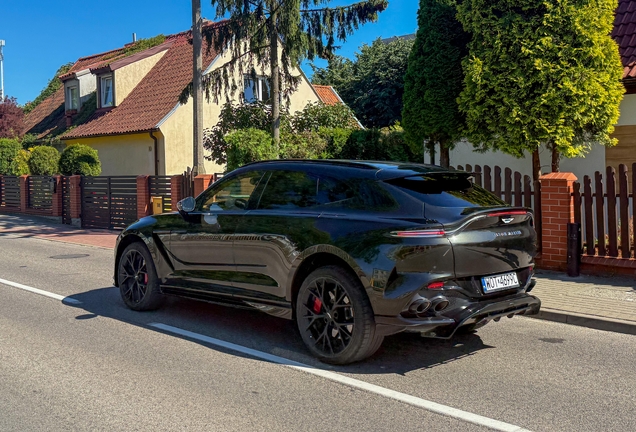 Aston Martin DBX707