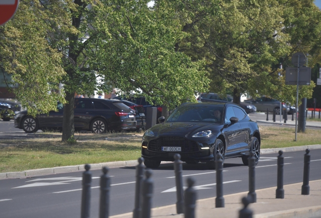 Aston Martin DBX707
