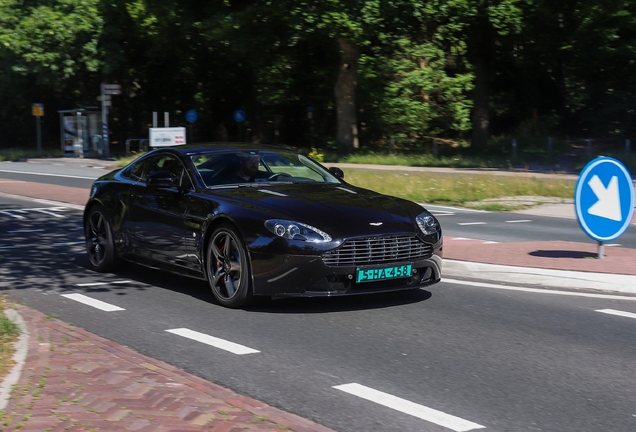 Aston Martin V8 Vantage S