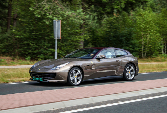 Ferrari GTC4Lusso
