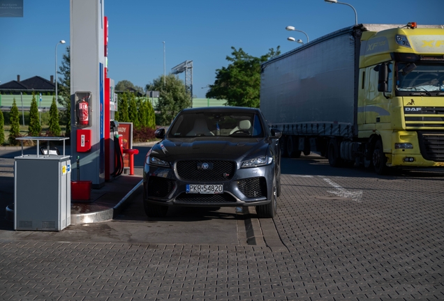 Jaguar F-PACE SVR
