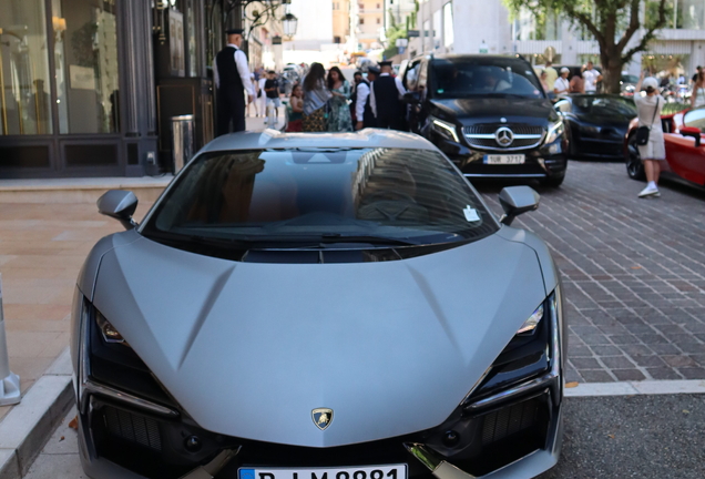 Lamborghini Revuelto
